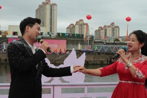 Giao lưu hát đối trên sông biên giới Việt Nam - Trung Quốc