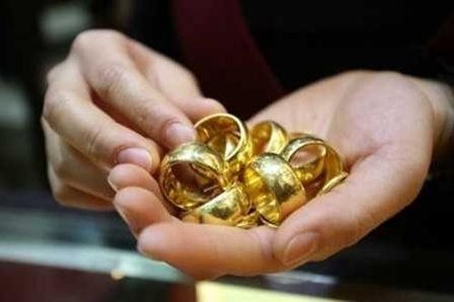 Nhóm đối tượng mang vàng giả đến tiệm vàng ký gửi