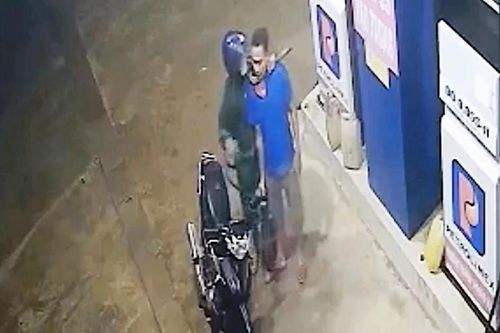 Truy nã đặc biệt kẻ dùng liềm cướp tiền chủ cây xăng