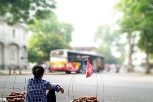 Phía sau những gánh hàng rong: Nỗi niềm ai tỏ…