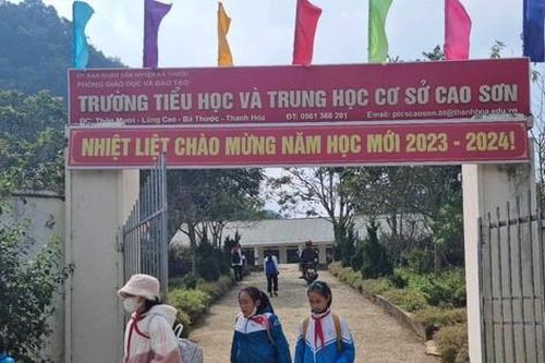 Gần hết học kỳ 1, một trường vẫn chưa có giáo viên ngoại ngữ