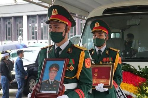 'Mong ước kỷ niệm xưa' vang lên trong phút tiễn biệt nhạc sĩ Xuân Phương