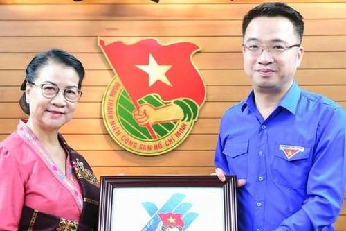 Bí thư Trung ương Đoàn Nguyễn Tường Lâm tiếp nguyên cán bộ Trung ương Đoàn TNNDCM Lào