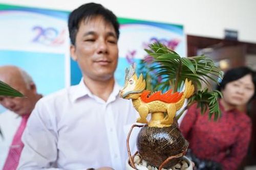 TPHCM: Độc đáo bonsai dừa ở Bình Chánh