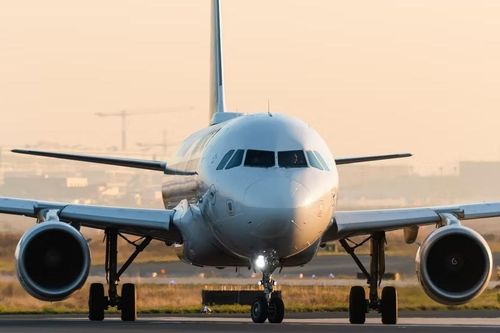 Hành khách sửng sốt phát hiện máy bay hạ cánh nhầm sân bay, cách điểm đến 300km