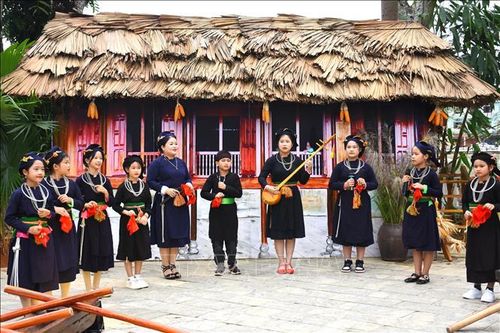 Văn hóa soi đường: Yên Bái khai mạc chương trình du lịch 'Về miền Đất Ngọc' lần thứ tư