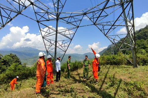 Chính phủ chấp thuận đầu tư tiếp 2 dự án 500 kV cấp điện cho miền Bắc