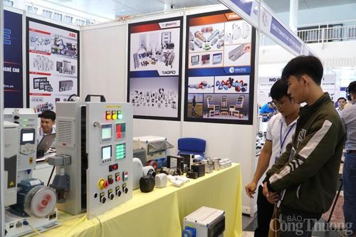 Thiếu hệ sinh thái công nghiệp hỗ trợ đang 'cản bước' thu hút vốn FDI vào miền Trung