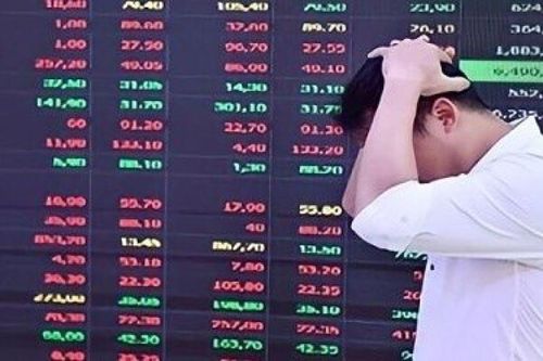 Cổ phiếu 'họ Louis' từng tăng gần 6.000% sẽ bị hủy niêm yết