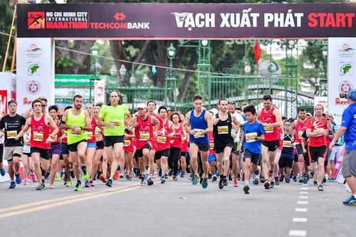 Lan tỏa sự tích cực về sức khỏe và tinh thần 'Vượt trội hơn mỗi ngày' qua chạy bộ