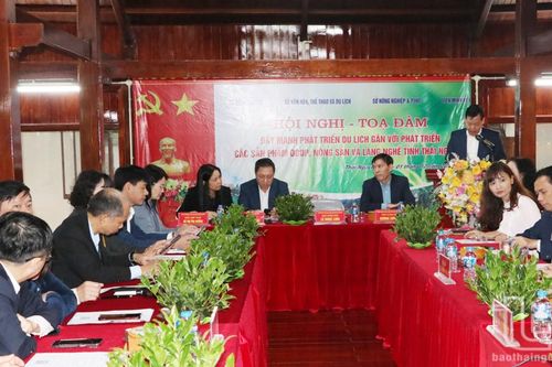 Gắn du lịch với sản phẩm làng nghề