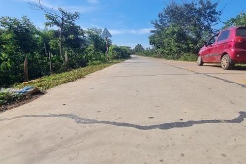 Đắk Lắk: Đường liên xã mới đưa vào sử dụng đã xuất hiện chi chít vết nứt