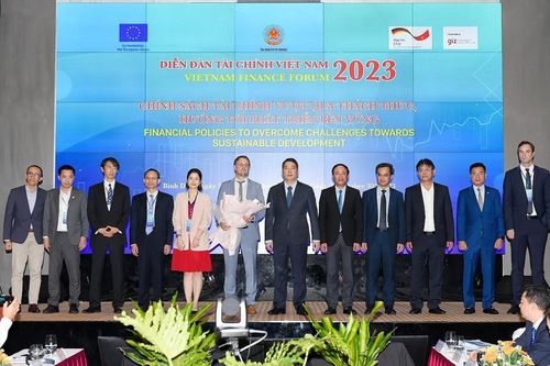 Chính sách tài chính linh hoạt, huy động hiệu quả nguồn lực cho phát triển bền vững