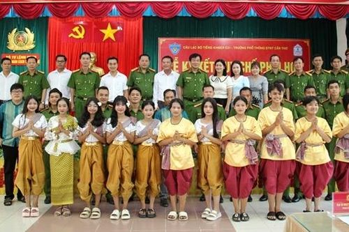 Bồi dưỡng, nâng cao chất lượng sử dụng tiếng Khmer của CBCS Cảnh sát cơ động