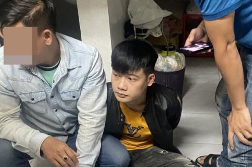 Bắt giữ tên cướp buộc nữ nạn nhân cởi đồ, chụp ảnh khỏa thân