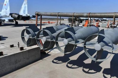 Nga huấn luyện phi công sử dụng 'bom thông minh' tại Ukraine
