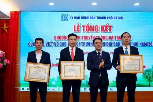 Trao giải cuộc thi viết về bảo vệ môi trường