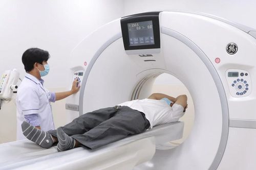 Điều chỉnh tăng giá dịch vụ bảo hiểm y tế: Bệnh viện bớt khó, người bệnh thêm lo
