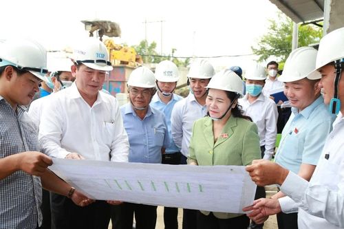 Đại biểu của dân và trách nhiệm 'đúng vai, thuộc bài' - Bài 3: Nỗ lực làm tròn vai đại biểu của nhân dân