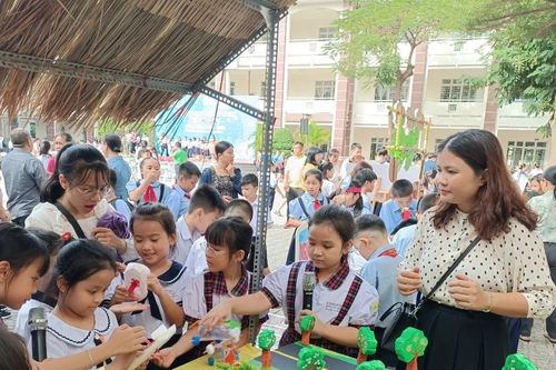 Hơn 600 học sinh tham gia Ngày hội Khoa học kỹ thuật năm học 2023-2024