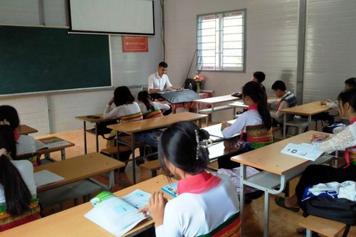 'Khuyết' giáo viên tiếng Anh, trường khó sơ kết học kỳ I