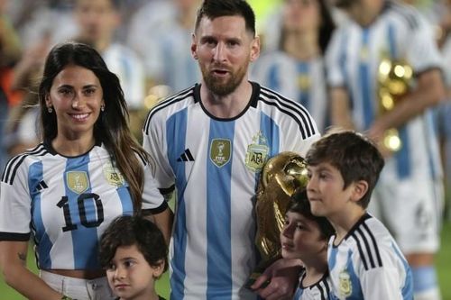 Top 10 WAGs sao sân cỏ giàu nhất: Victoria Beckham đứng đầu; bà xã Lionel Messi xếp thứ 5