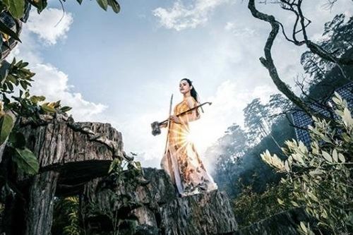 NSƯT Dương Thùy Anh: 40 năm dòng chảy đam mê, tổ chức họp báo ra mắt album 'Lắng' và MV 'Băng Qua Cánh Rừng'