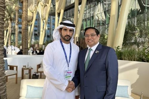 Thủ tướng đề nghị UAE chia sẻ kinh nghiệm, hỗ trợ Việt Nam xây dựng Trung tâm Tài chính quốc tế