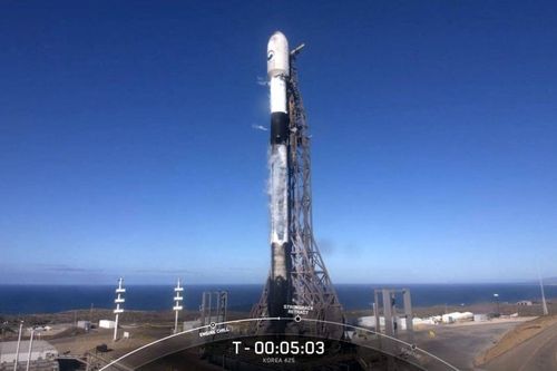 SpaceX phóng vệ tinh quân sự của Hàn Quốc từ California