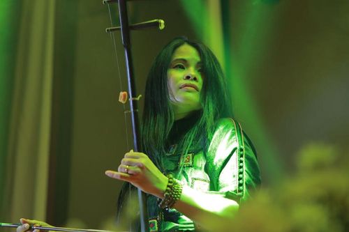 Phiêu cùng tiếng đàn nhị lạ tai của NSƯT Dương Thùy Anh