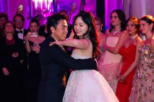 Bên trong bữa tiệc ra mắt giới thượng lưu của những ái nữ nhà siêu giàu