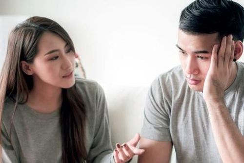 Chồng tôi muốn bán vàng để cho chị dâu vay tiền mặt