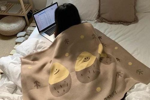 Sáng nhịn cơm và trà sữa để tiết kiệm, tối chi 10 triệu đồng mua sắm đủ thứ linh tinh