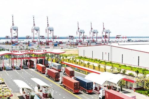 Cảng Quốc tế Long An nhận bằng khen của Bộ Công Thương