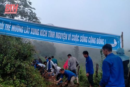 Sức trẻ vùng cao Mường Lát 'mở' những công trình
