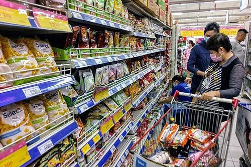 Tiêu 100 đồng cho tiêu dùng nhanh, dân Việt dành tới 21 đồng mua bia