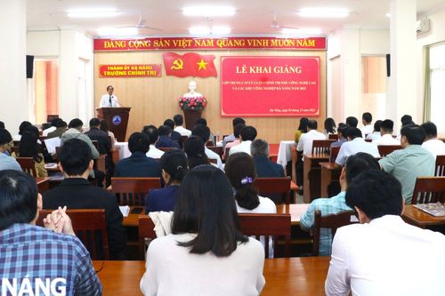 Đào tạo trung cấp lý luận chính trị cho 80 cán bộ