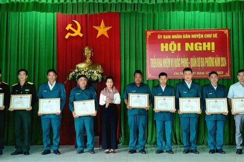 Krông Pa và Chư Sê tổng kết công tác quốc phòng, quân sự địa phương năm 2023