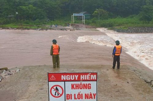 Quảng Bình lại ngập, nhiều nơi bị chia cắt