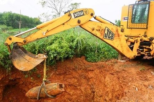 Xử lý an toàn 3 quả bom trong khu dân cư