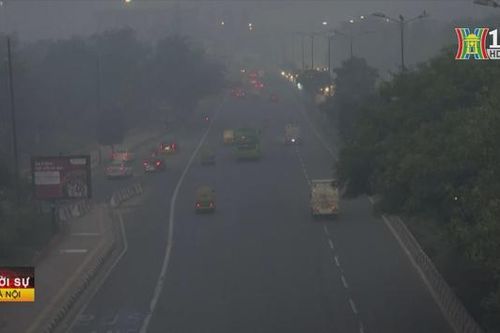 Khói mù tiếp tục bao trùm thủ đô New Dehli, Ấn Độ