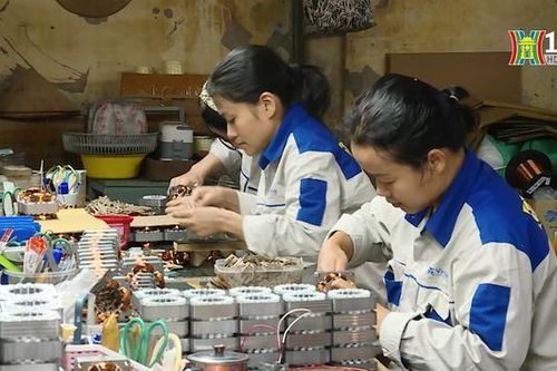 PMI giảm 3 tháng liên tiếp, ngành sản xuất chưa hết khó