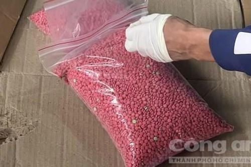 Lực lượng phối hợp bắt hai vụ vận chuyển tổng cộng 85.200 viên ma túy