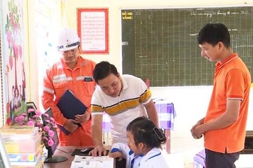 Đưa điện về khu vực nông thôn, miền núi