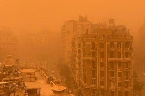 Bão cát ngày một dày đặc