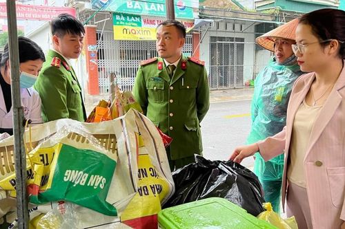 Nghệ An: Thu giữ gần 5.000 sản phẩm bánh kẹo không rõ nguồn gốc