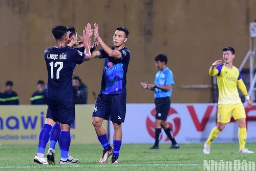 Xuân Mạnh mắc sai lầm, Hà Nội thua đau Bình Định tại Hàng Đẫy