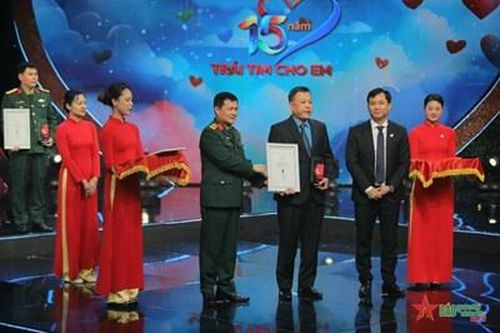 Hơn 31 tỷ đồng ủng hộ chương trình 'Trái tim cho em'