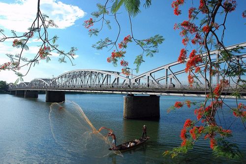 Huế trong thơ Cao Bá Quát