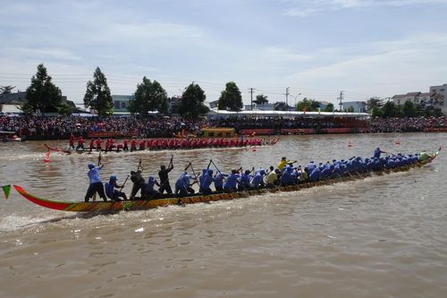 Về Sóc Trăng xem đua ghe Ngo truyền thống của đồng bào Khmer